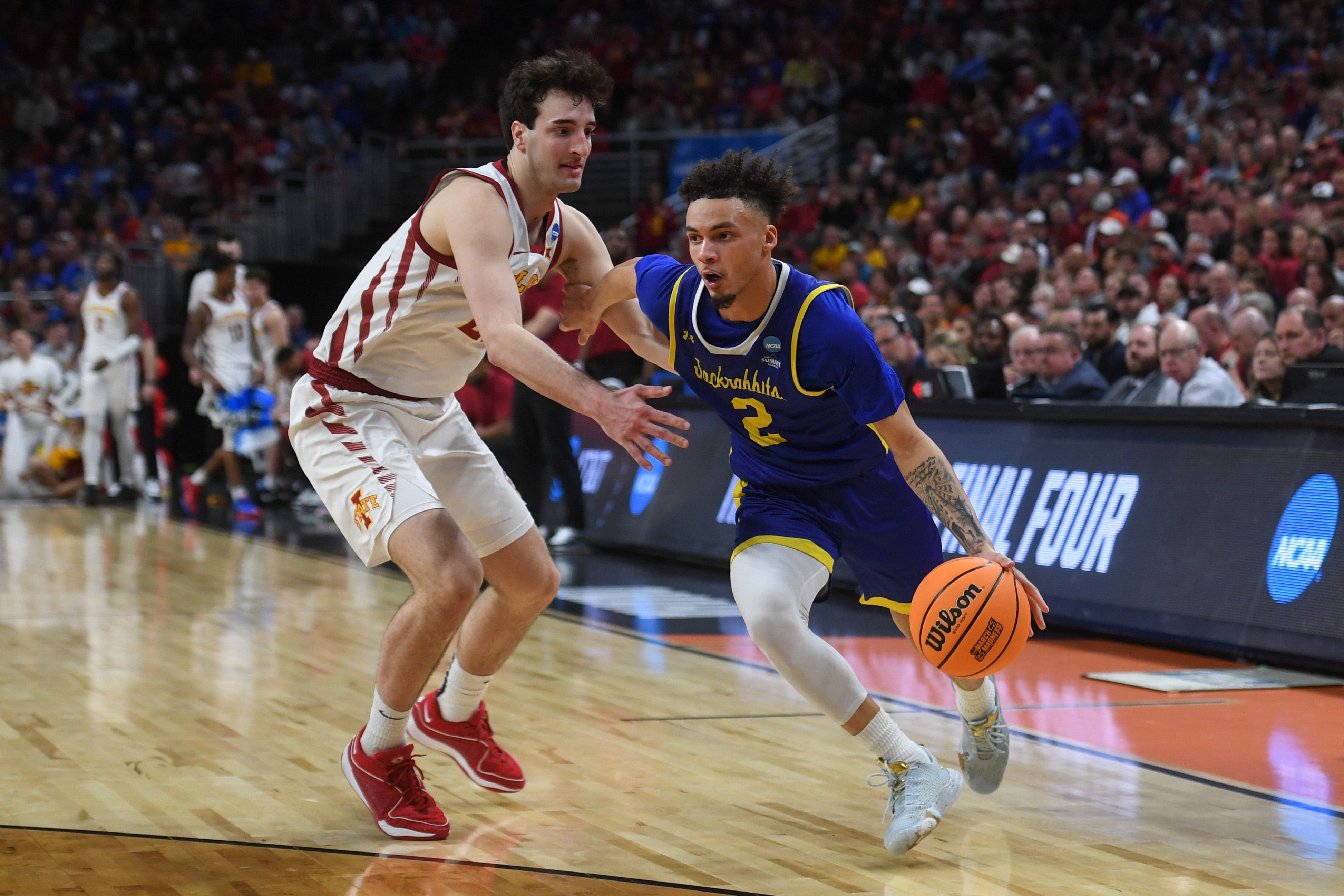 Zeke Mayo averaged 18.8 ppg, 5.7 rpg, 3.5 apg and 1.1 spg with South Dakota State in the 2023-24 season.