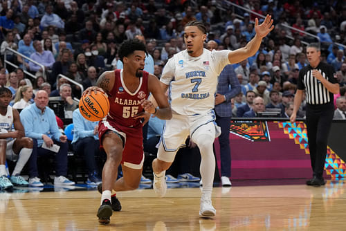 Seth Trimble (right) averaged 5.2 ppg, 2.1 rpg, 0.9 apg, 0.3 spg and 0.2 bpg in 35 games for North Carolina this season.