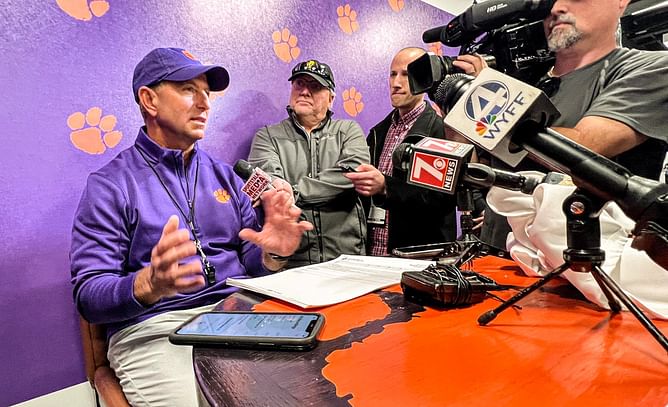 “Gonna end up losing his job” “Respect” — CFB world left debating on Dabo Swinney’s spring transfer portal window outing