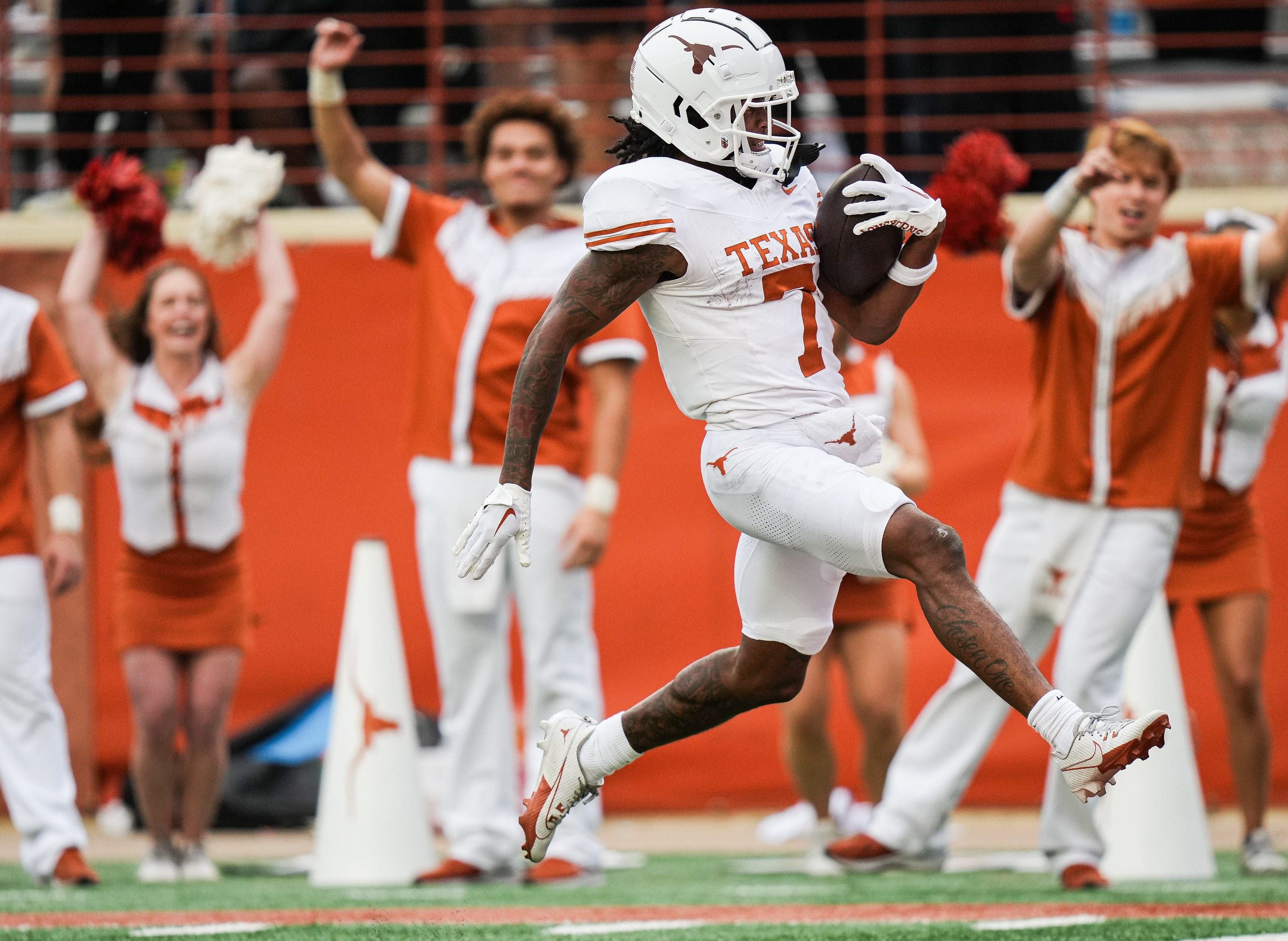 3 standout players to watch out for on Texas Longhorns roster ahead of ...