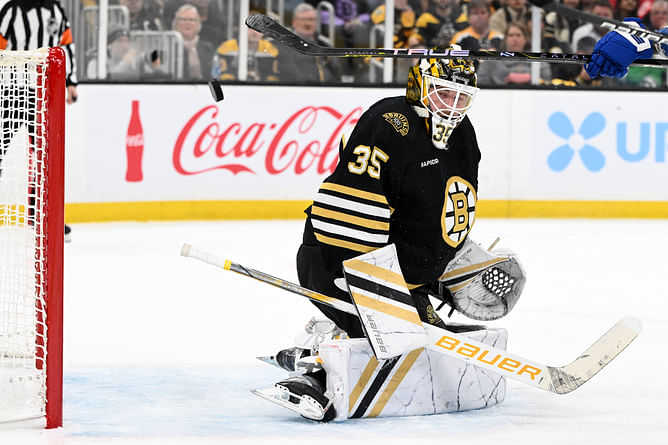 Linus Ullmark issues testy non-statement after Bruins goaltender's trade request becomes public