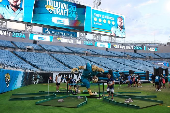 Jaguars and Jacksonville mayor reach agreement on $1,400,000,000 stadium renovations: report