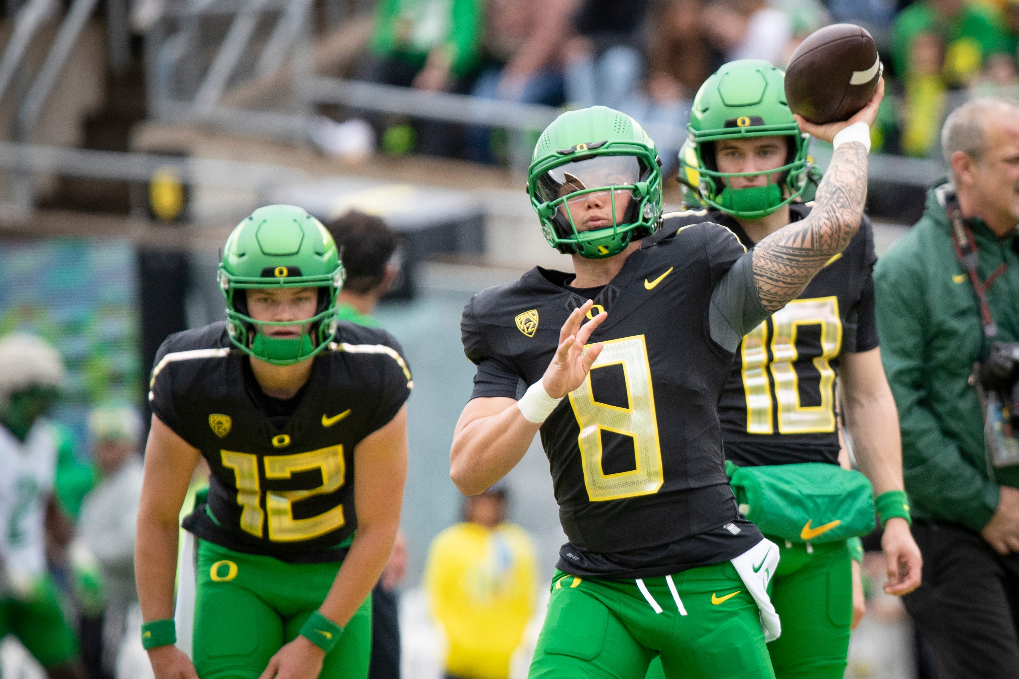 Oregon QB #8 Dillon Gabriel