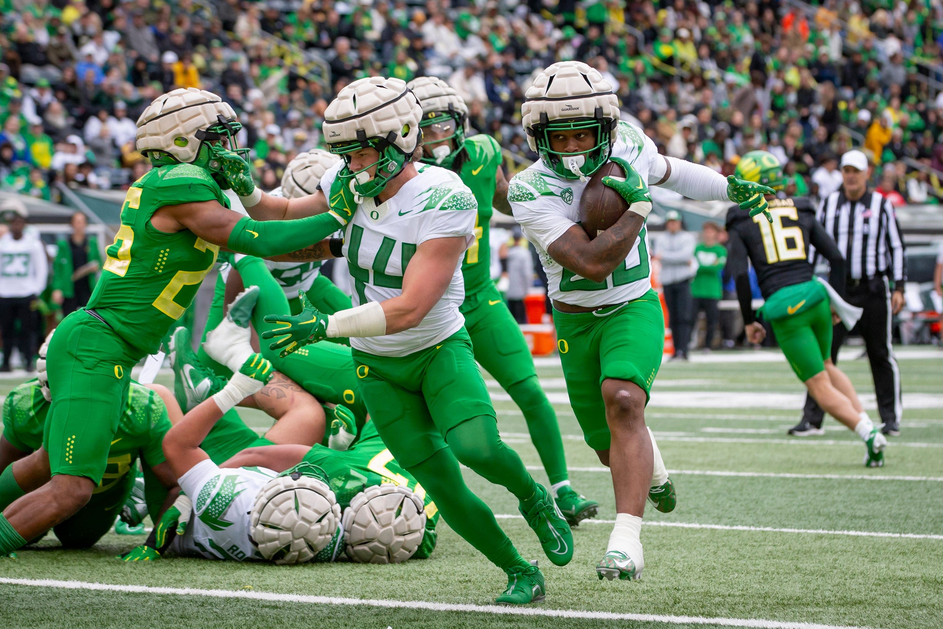 Oregon RB #20 Jordan James