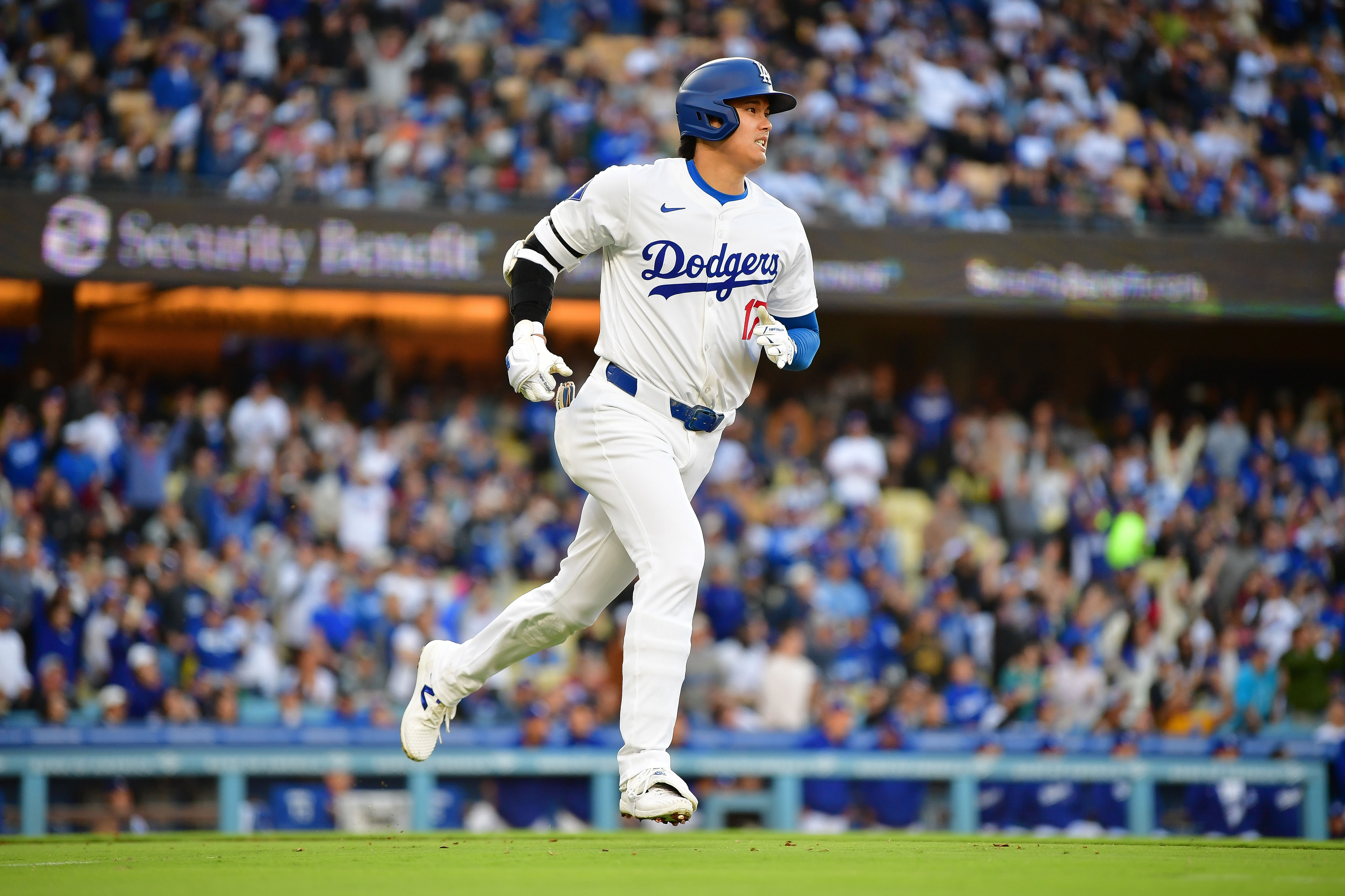 MLB: Atlanta Braves at Los Angeles Dodgers