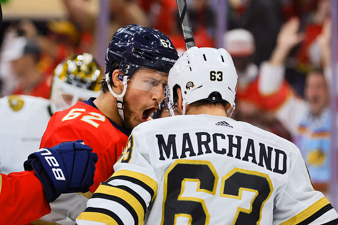 WATCH: Two massive brawls ensue between Boston Bruins & Florida Panthers players in quick succession