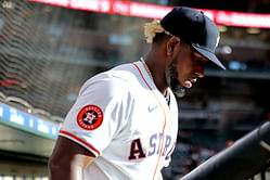 “It was the stickiest stuff I’ve felt on a glove” - Umpire Erich Bacchus opens up on Ronel Blanco’s ejection for using foreign substance