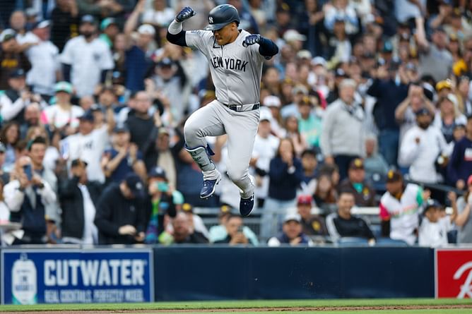 WATCH: Juan Soto drops a note in right field for Fernando Tatis Jr. during Yankees-Padres clash