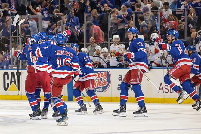 WATCH: Fans energize arena with "Let's go Rangers" chants before Game 3 against Panthers