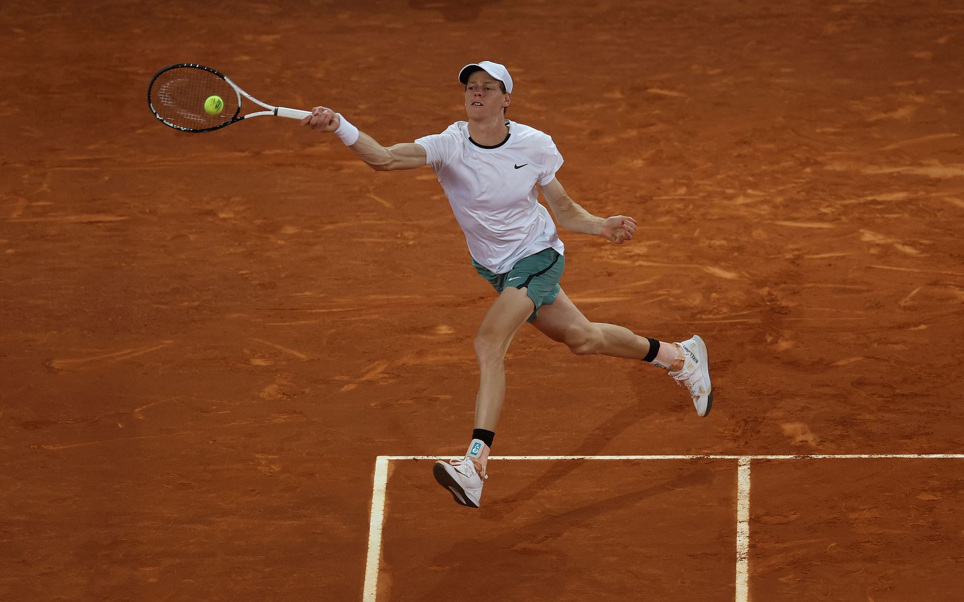 Jannik Sinner in action at the Mutua Madrid Open.