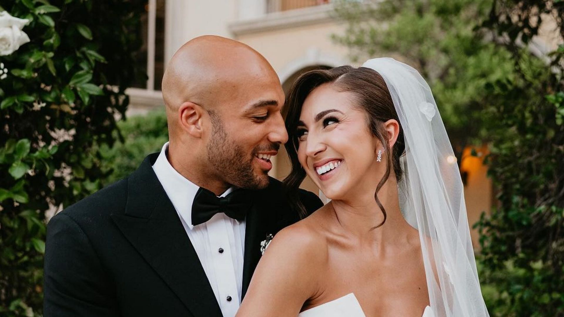 Melanie Wilking and Austin Ekeler tie the knot (Image via Instagram/@melaniewilking)