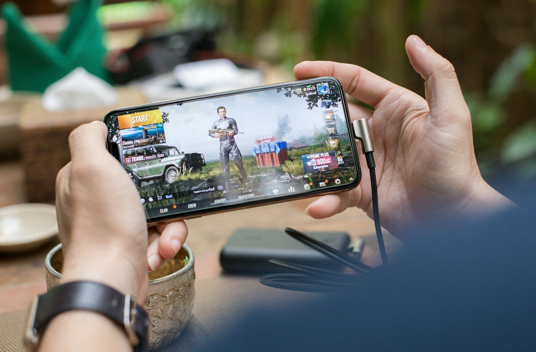 List of all phones that run PUBG Mobile at 90 FPS (Image via Unsplash/@screenpost)