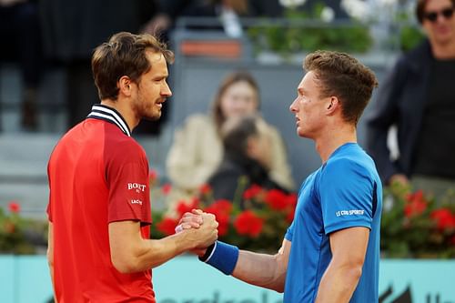 Lehecka had a word with Medvedev before the Russian left the court