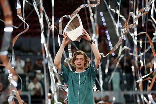 Andrey Rublev celebrates his 2024 Mutua Madrid Title