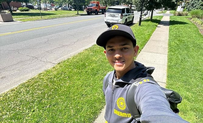 "Garden me ghoomega tho pata hai na" - Suryakumar Yadav pokes fun at Yashasvi Jaiswal's recent Instagram post