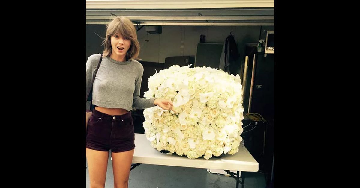 Taylor Swift showing the flowers sent by Kanye West in a now-deleted Instagram post (image via Instagram/taylorswift)