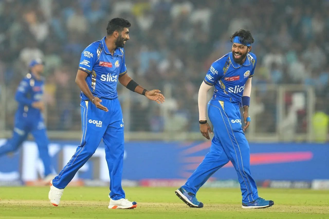 MI traded in Hardik Pandya (right) ahead of the IPL 2024 auction and appointed him their skipper. [P/C: iplt20.com]