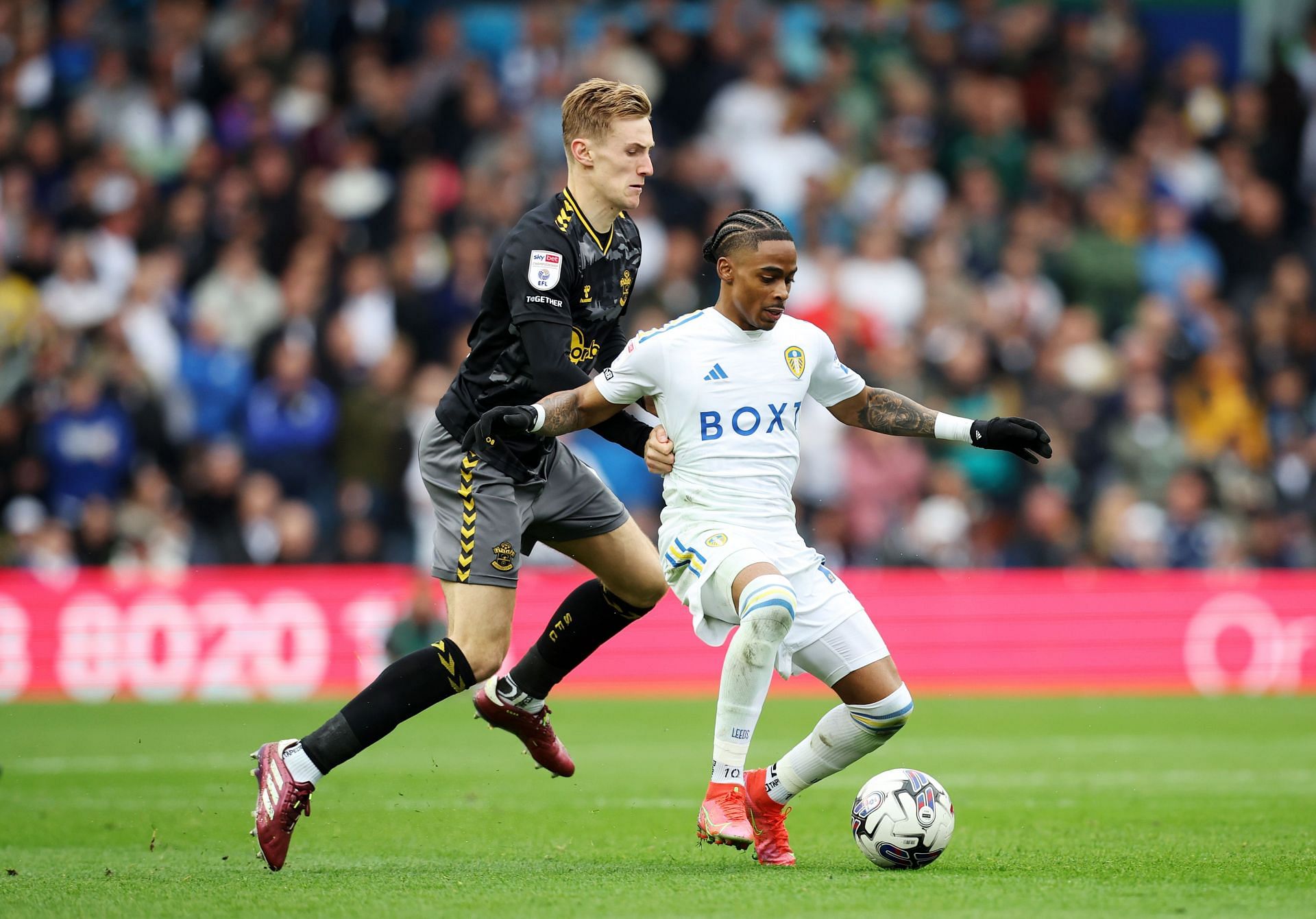 Leeds United v Southampton FC - Sky Bet Championship