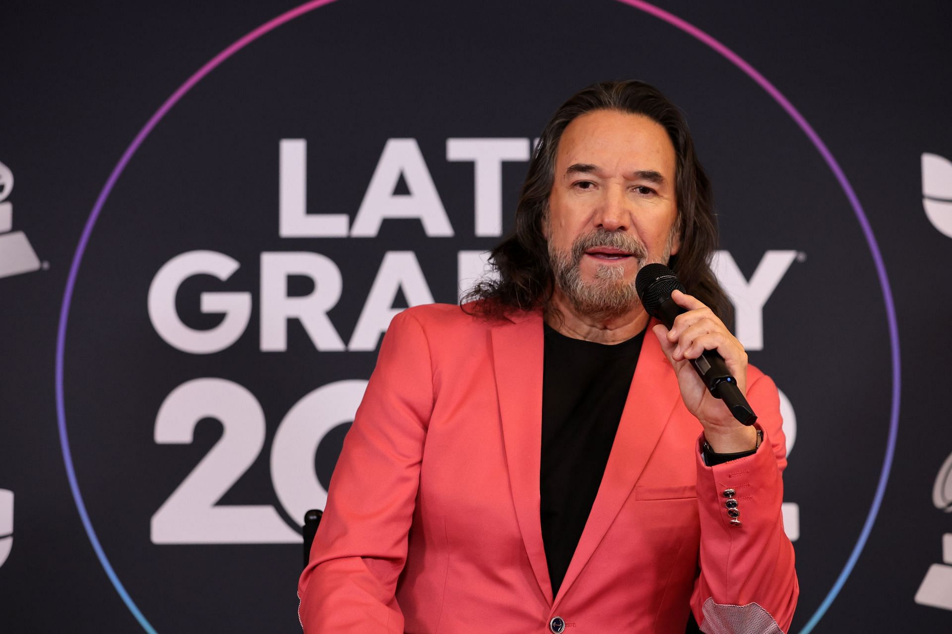 Marco Antonio Sol&iacute;s will begin the North American tour on August 9 (Image via Ethan Miller / Getty Images)