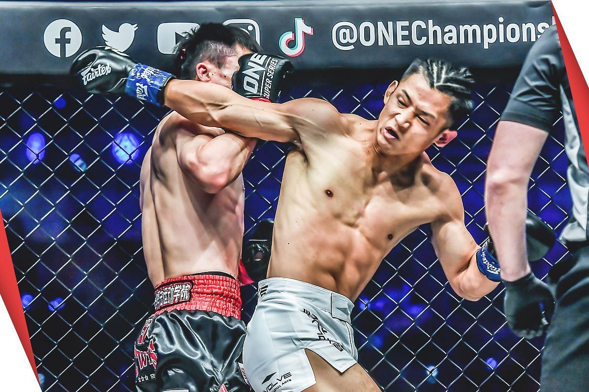 Hiroki Akimoto during his fight wth Qiu Jianliang [Photo via: ONE Championship]
