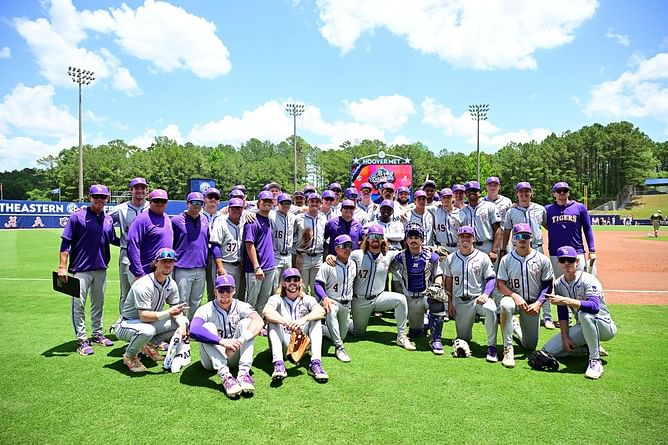 "WHO TF LET US GET HOT" - LSU fans joyfully react to upsetting Georgia in the 2024 SEC Tournament