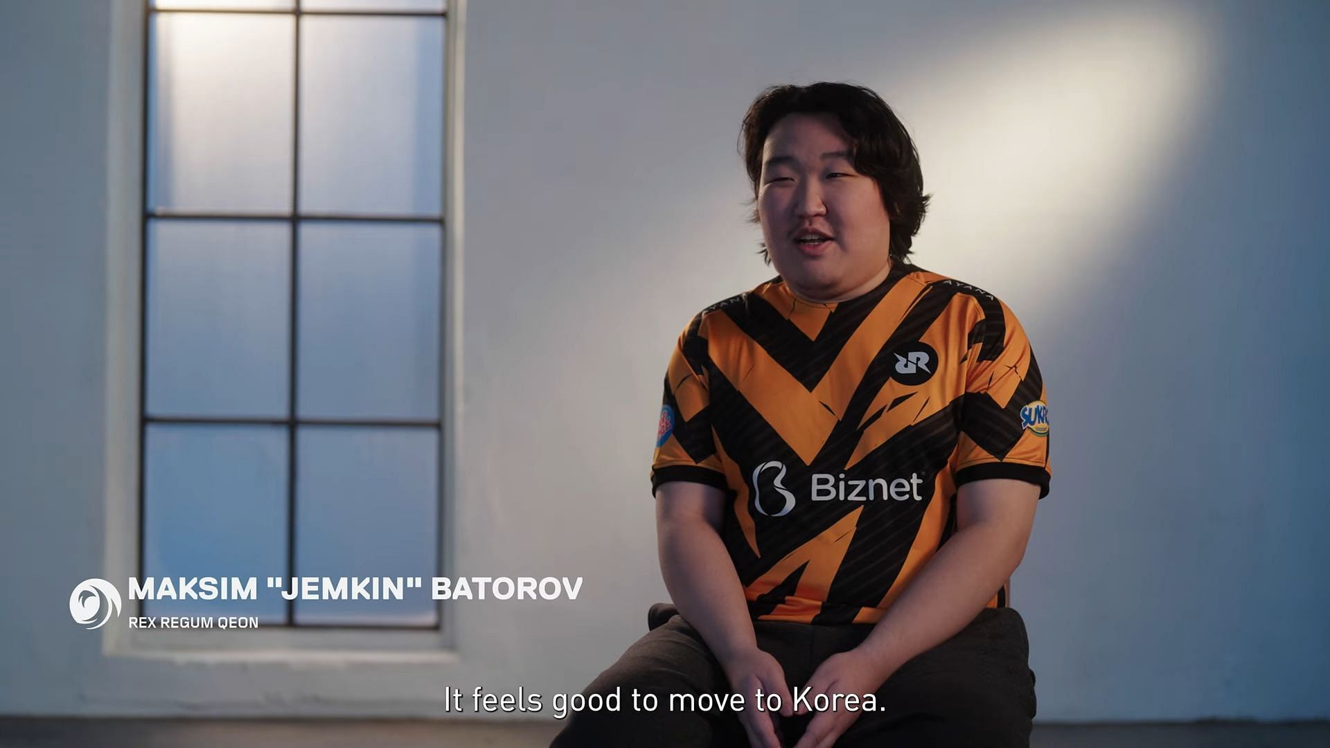 Jemkin in the EMERGE // RRQ video (Image via Riot Games)