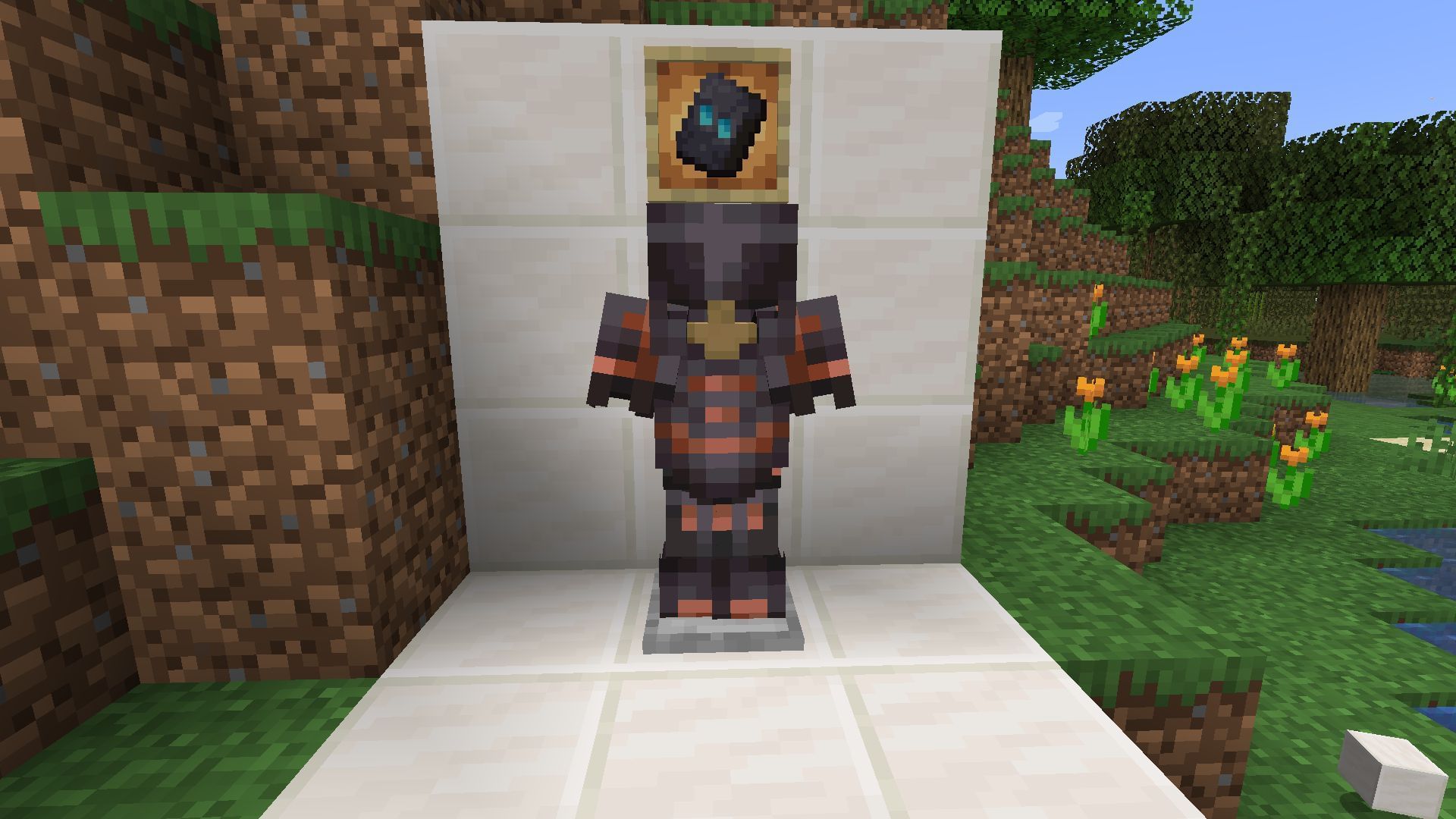 The snout trim adds an interesting symbol to chest plates (Image via Mojang Studios)