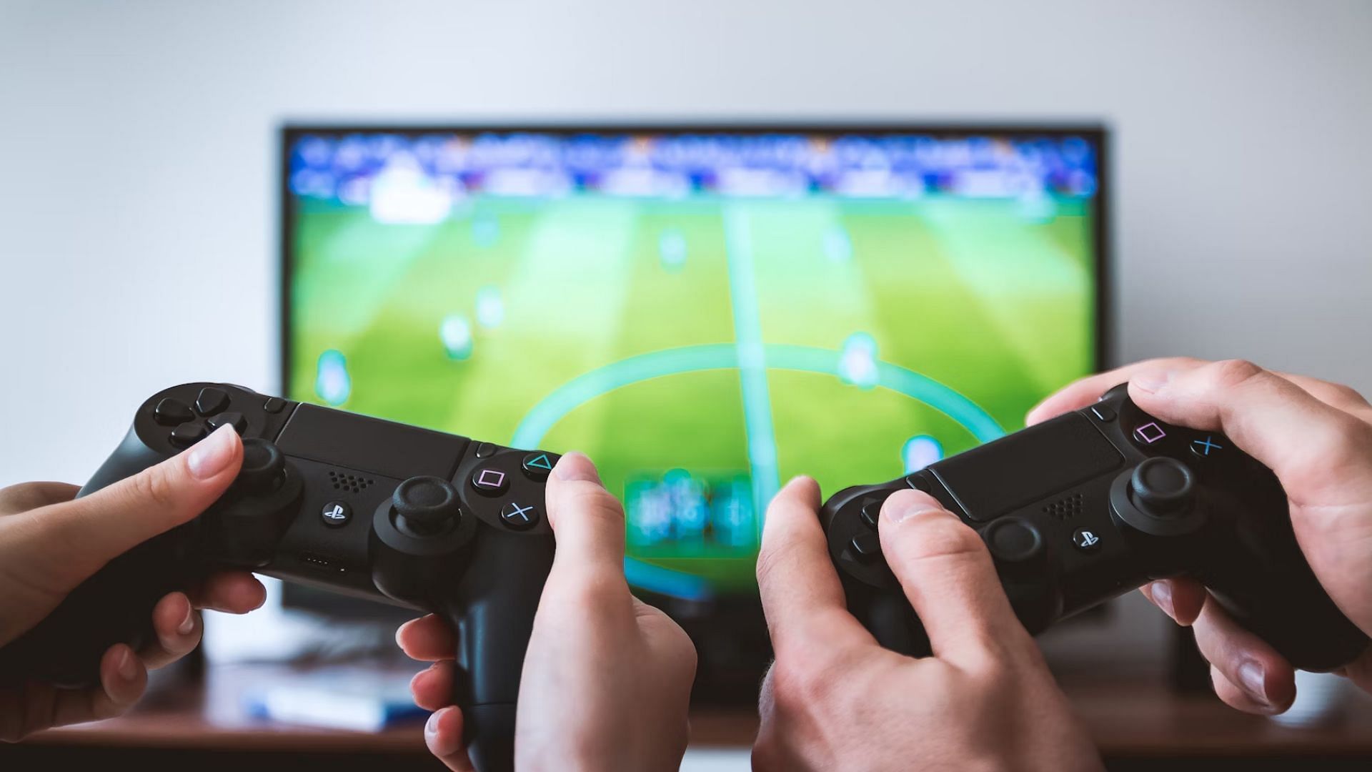 Which is the better online gaming subscription service (Image via Unsplash/JESHOOTS.COM)