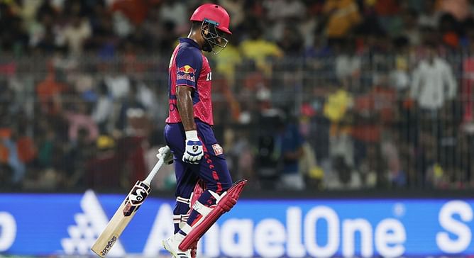 [Watch] Abhishek Sharma gets the big fish as Sanju Samson departs for 10 off 11 balls in SRH vs RR IPL 2024 Qualifier 2