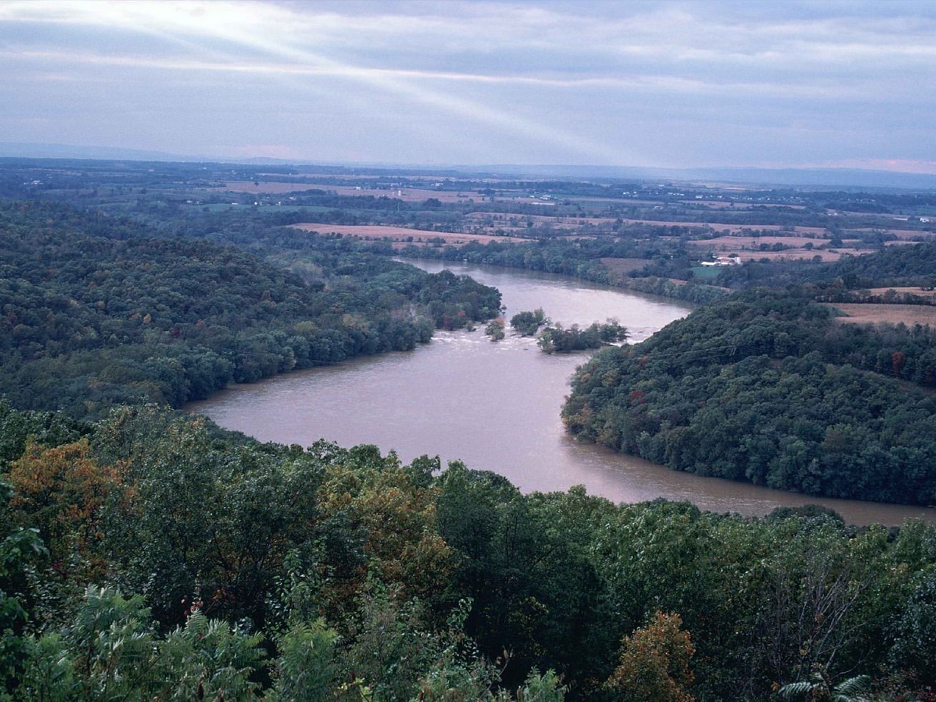 Ohio River (Image via Ohio River Foundation)