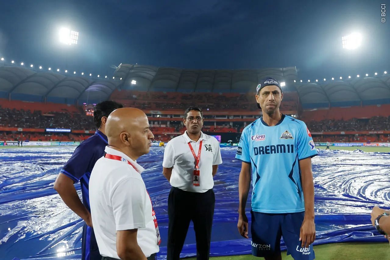 Gujarat Titans head coach Ashish Nehra at the Rajiv Gandhi International Cricket Stadium (Image: IPLT20.com/BCCI)