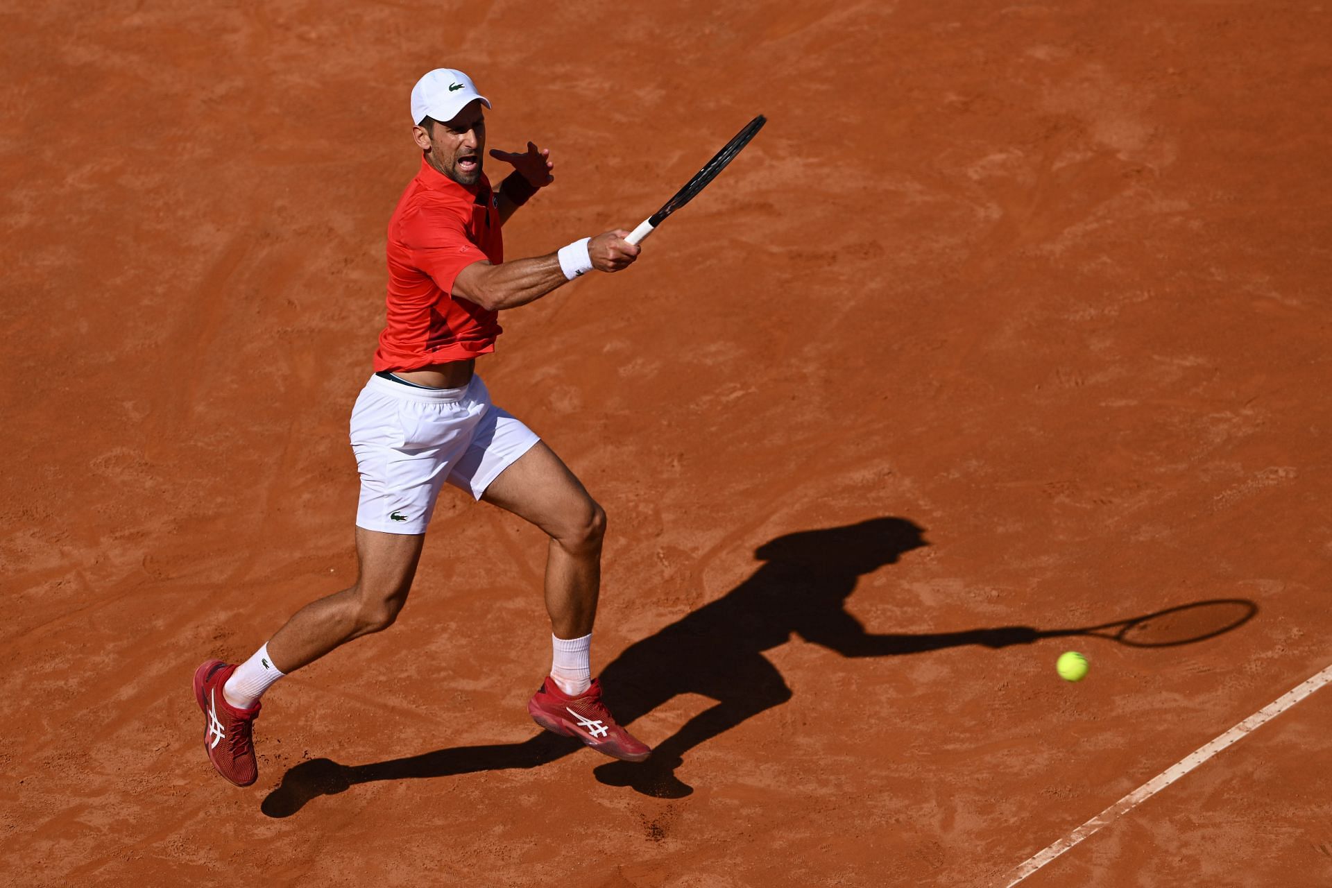 Novak Djokovic in action against Alejandro Tabilo at the Italian Open