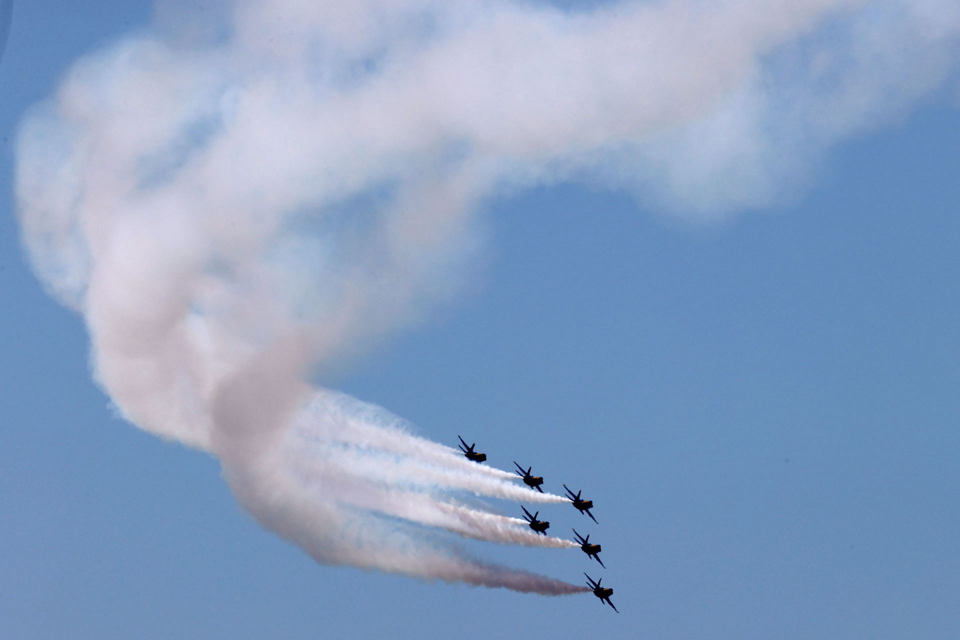 Blue Angels And Thunderbirds Flyover D.C. Area In Tribute Of Healthcare Workers And First Responders(Image via Getty)