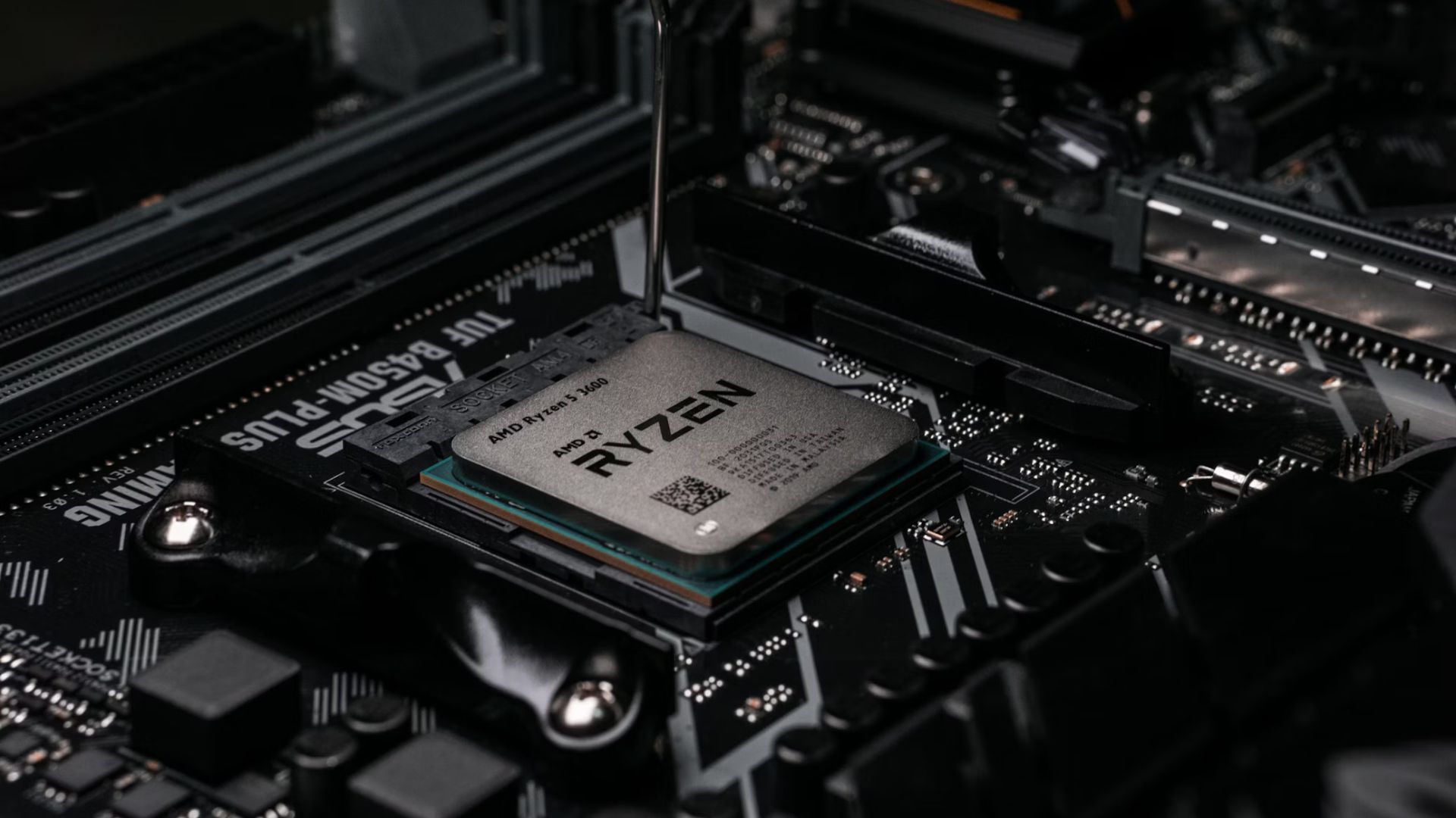 The Ryzen 5 3600 holds up well in terms of performance (Image via Unsplash/@@luchox23)