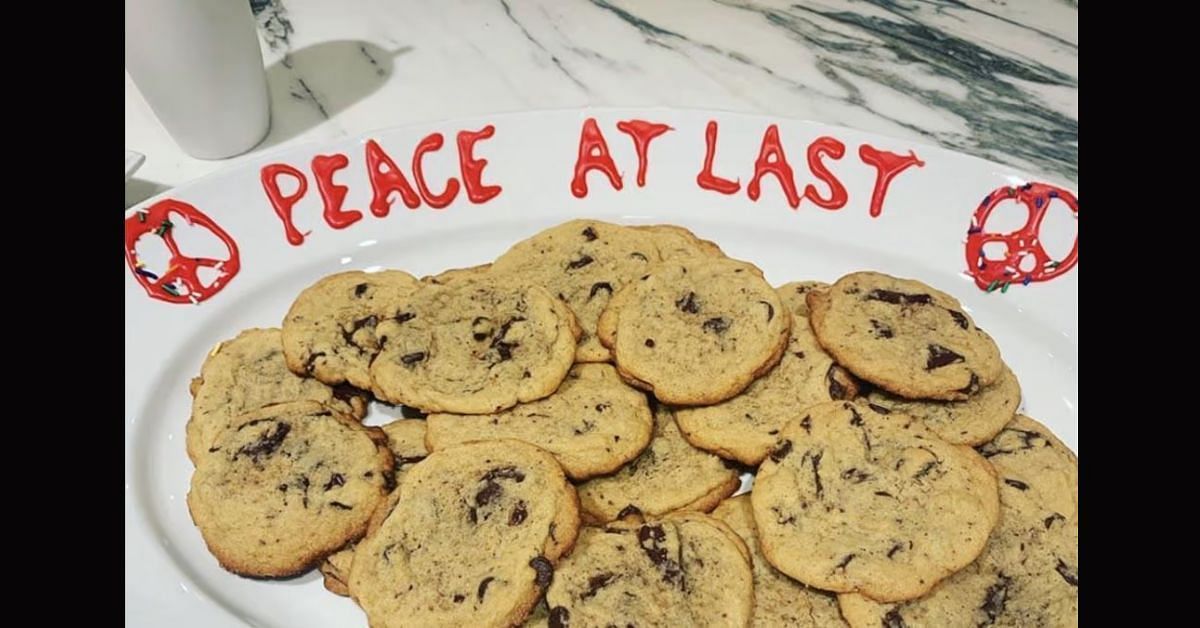 Katy Perry posts &#039;Peace at Last&#039; cookies on Instagram (via Instagram/katyperry)