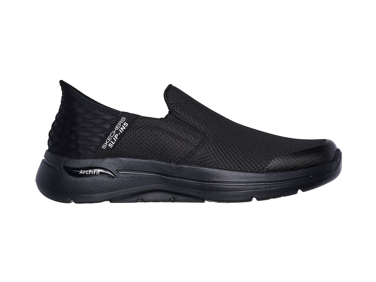 Skechers Arch Fit Walk Spikeless (Image via Skechers)