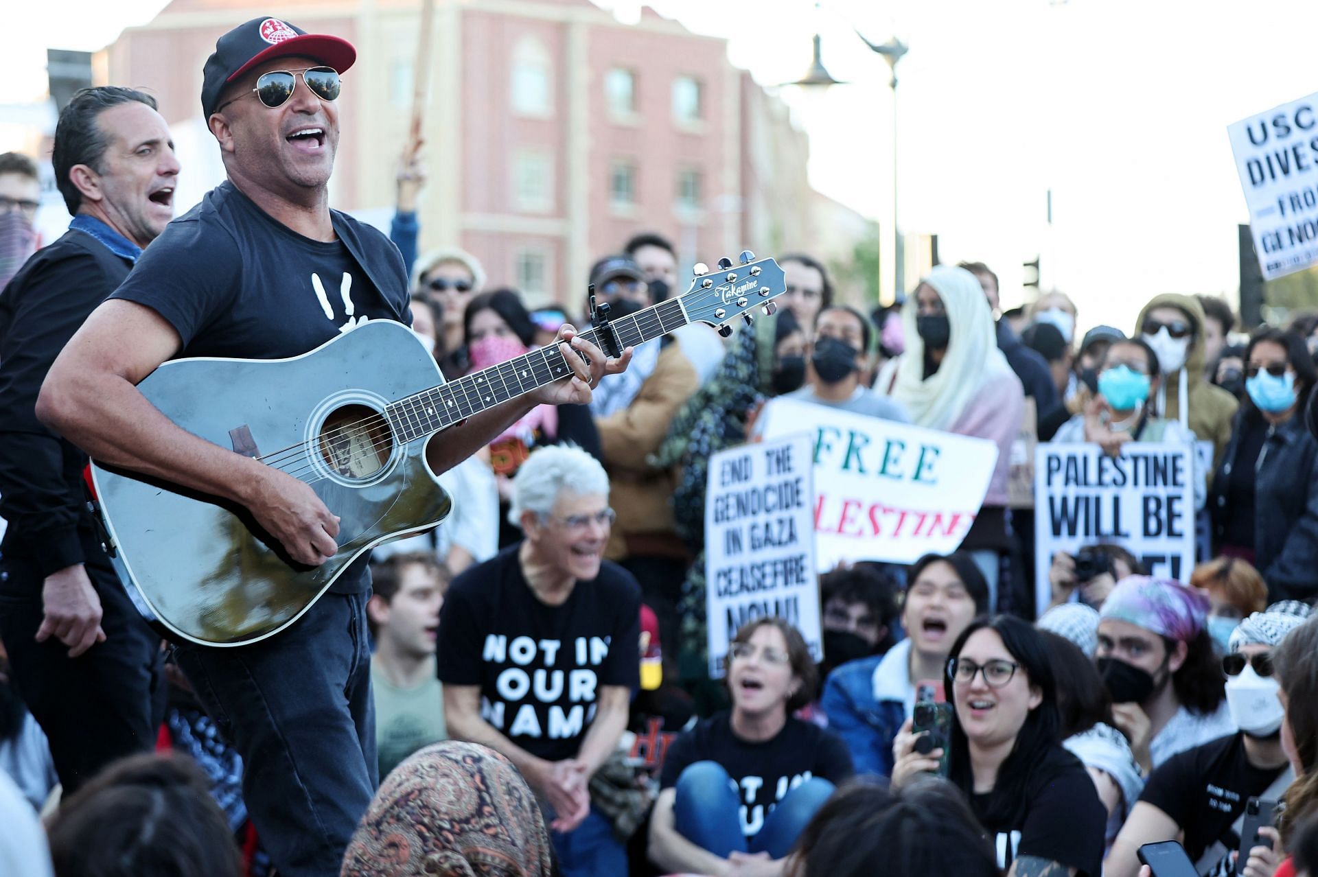 Tom Morello at a Pro-Palestinian Demonstrators Rally at USC (Image via Getty Images)