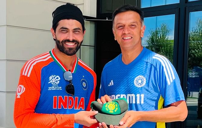 "Special cap from special person" - Ravindra Jadeja receives his ICC Test Team of the Year 2023 cap from Rahul Dravid