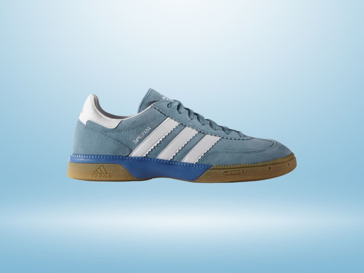 Classic Handball Spezia (Image via Adidas)