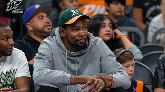 Kevin Durant pulls up for Phoenix Mercury