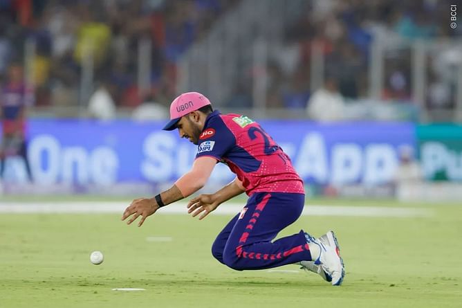 [Watch] Dhruv Jurel drops an absolute sitter to give Rajat Patidar a huge reprieve in RCB vs RR IPL 2024 Eliminator clash