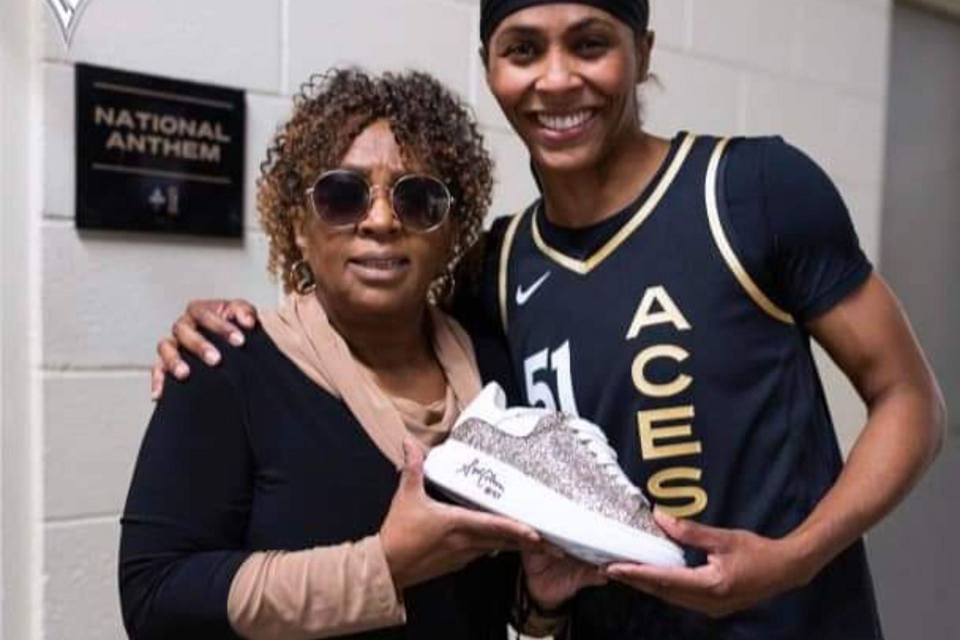 Sydney Colson and Anita Baker. (Image via Sydney Colson, Instagram)