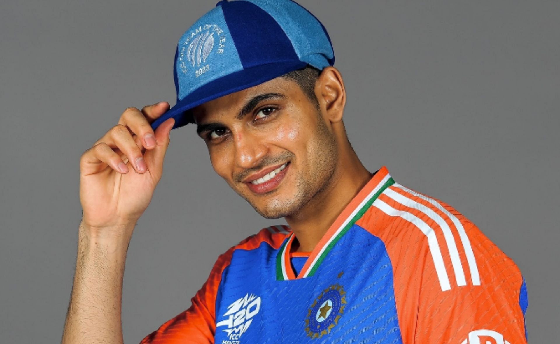 Shbuman Gill posing with the ODI team of the year cap. (Shubman Gill/Instagram)