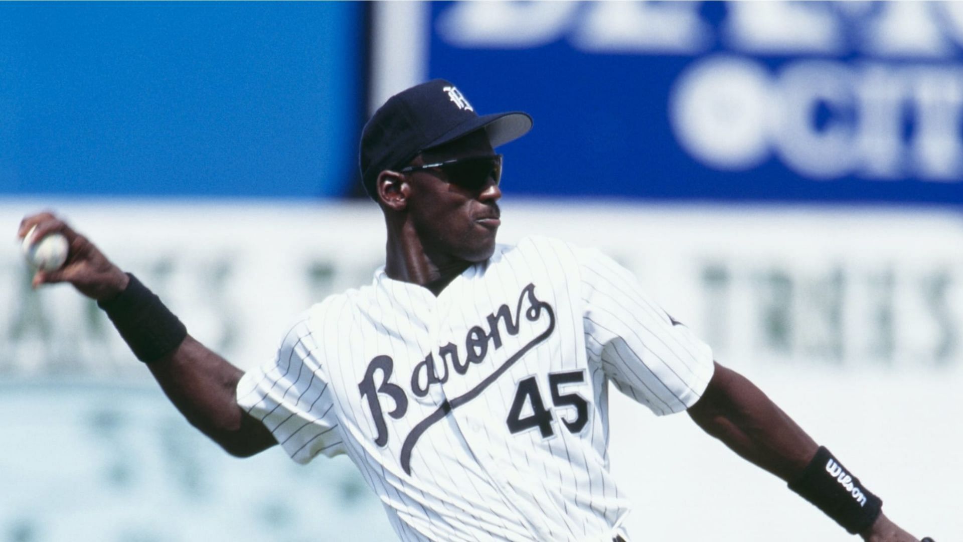 Michael Jordan played professional baseball in 1994