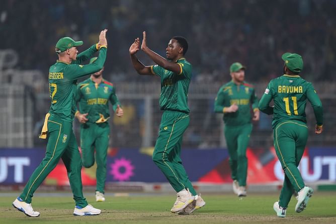 T20 World Cup से पहले दक्षिण अफ्रीका के स्क्वाड को लेकर मचा बवाल, सिर्फ एक अश्वेत खिलाड़ी के चयन पर उठा विवाद