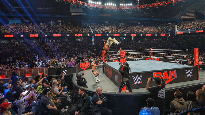 Former WWE champion to quit his faction after weeks of abuse on RAW? Exploring potential betrayal