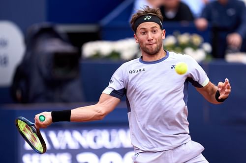 Casper Ruud plays a shot during the Barcelona Open 2024.