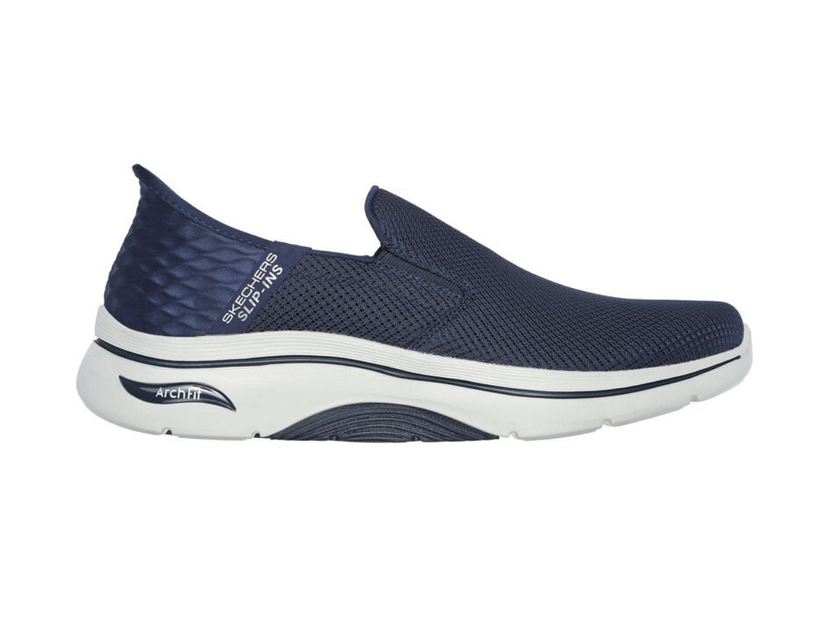 Skechers Slip-ins: GO-WALK-AF 2.0 (Image via Skechers)