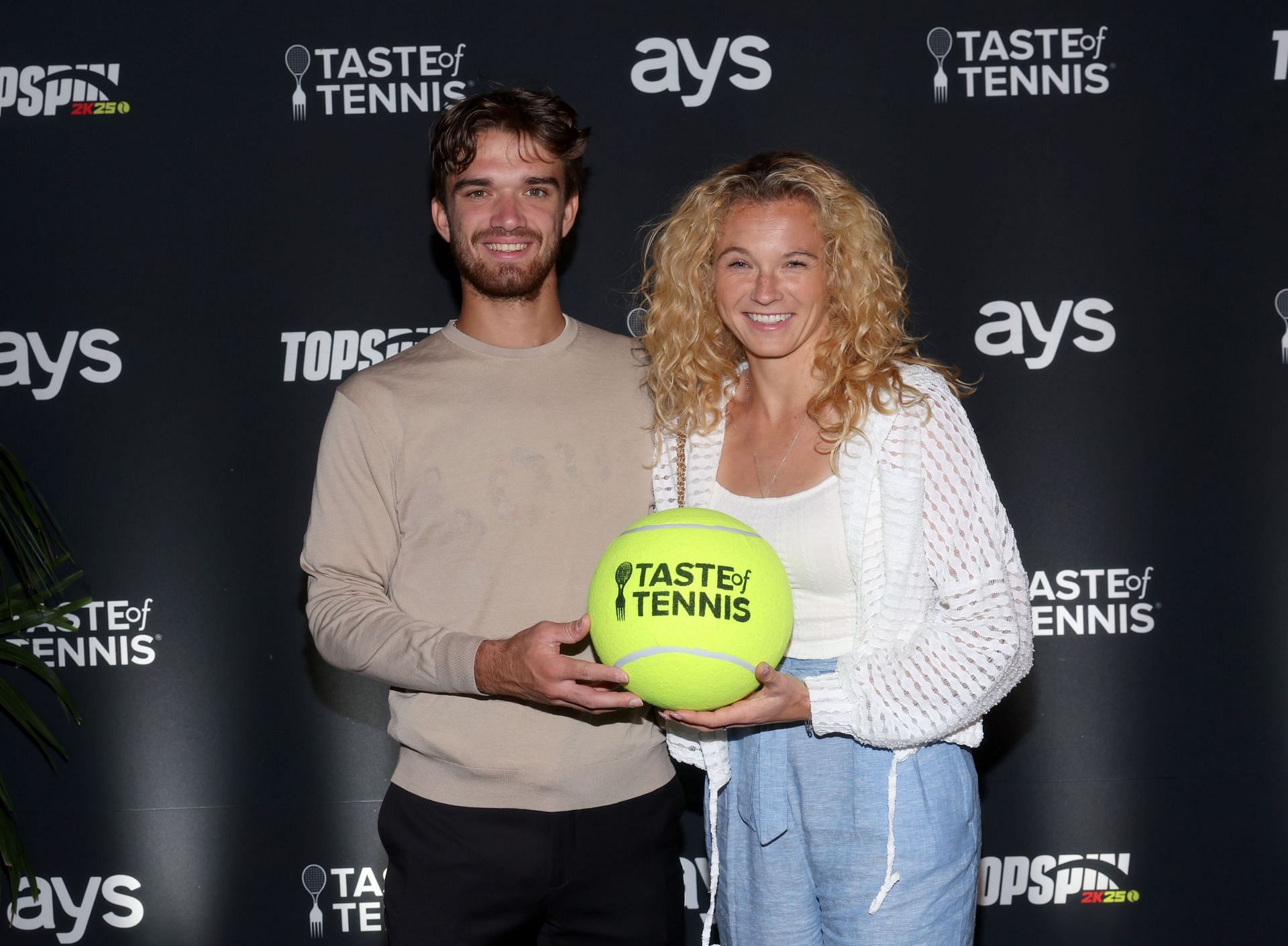 Tomas Machac and Katerina Siniakova