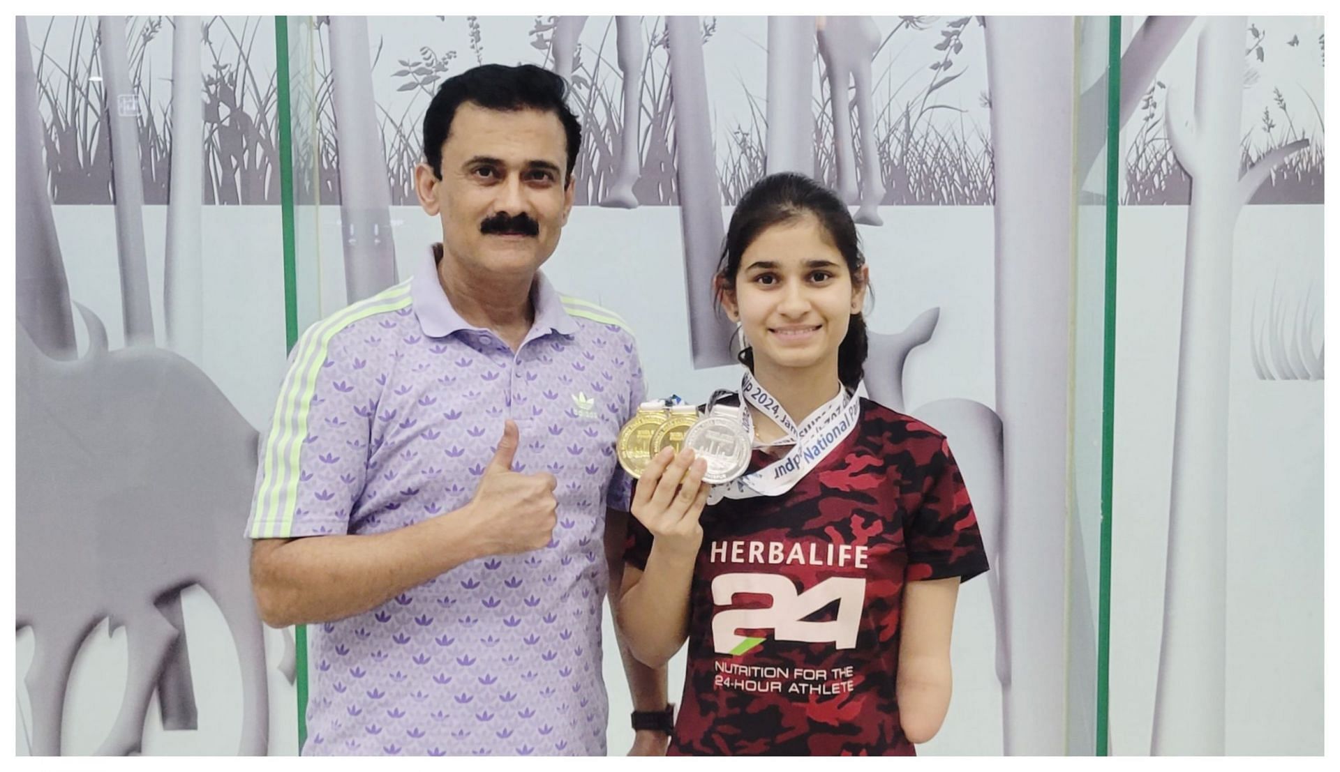 Palak Kohli alongside coach Gaurav Khanna